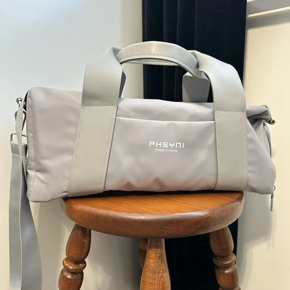 Small Women’s/ Kids Duffel/ Gym/ Dance Bag - Grey - Picture 2 of 4